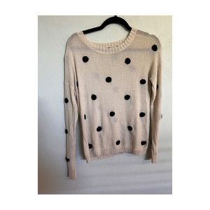 Medium polka dot light sweater